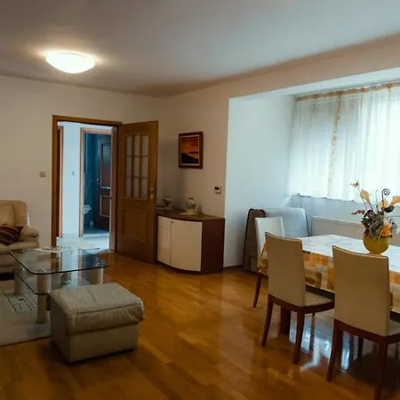 Holiday Home Rozic - Villa With Private Seasonal Heated Pool 莫斯塔尔 外观 照片