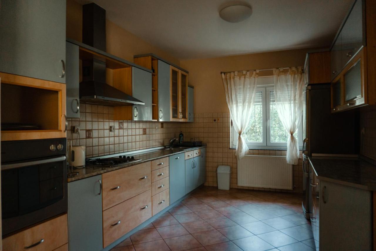 Rozic - With Private Seasonal Heated Pool Apartment Mostar