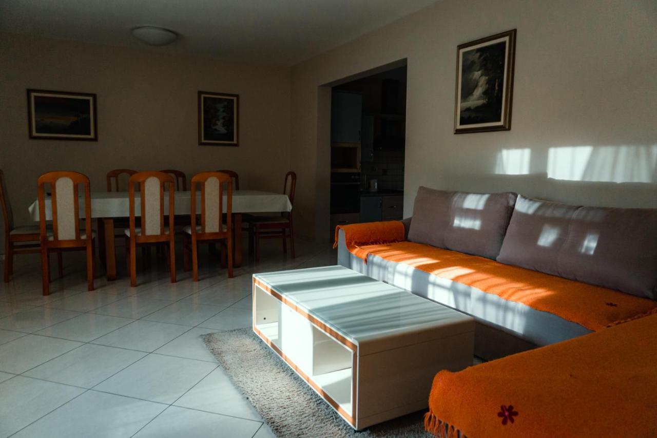 Apartment Rozic - With Private Seasonal Heated Pool Mostar